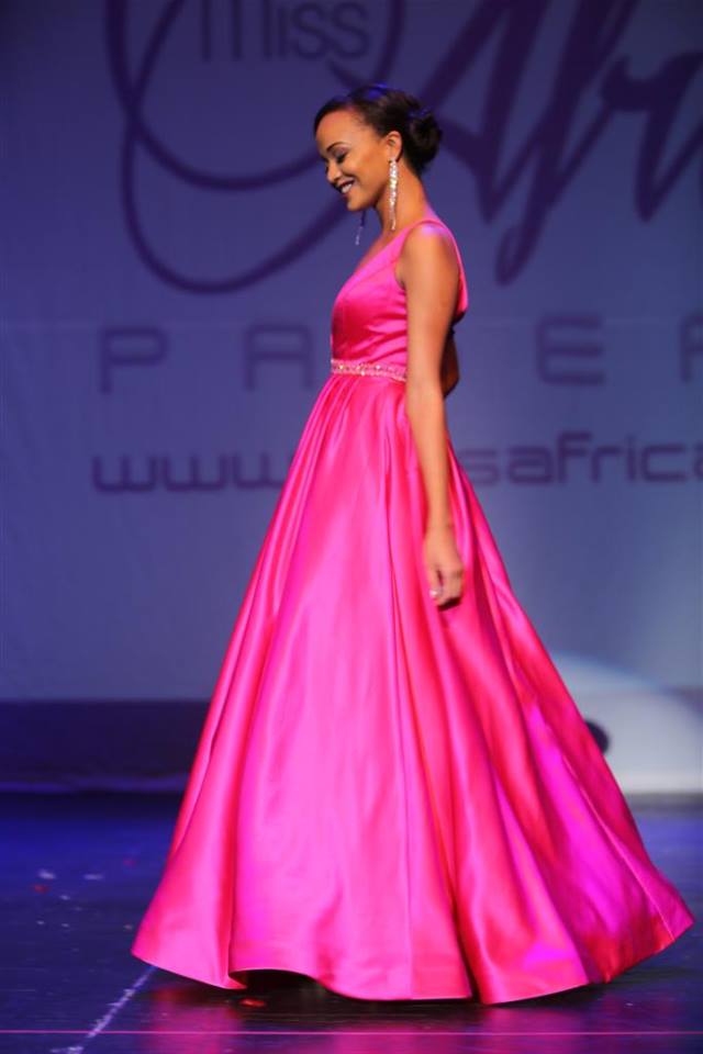 Read more about the article Pageant Finalists Rock In Fabulous Pink Themed Evening Gowns At 2016 Miss Africa USA